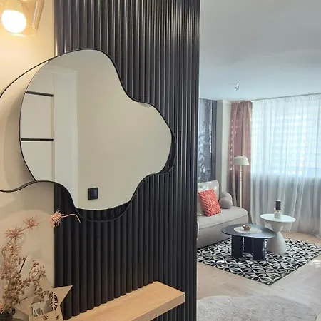 Apartment Luxtorpeda - Dworzec Pkp 150m